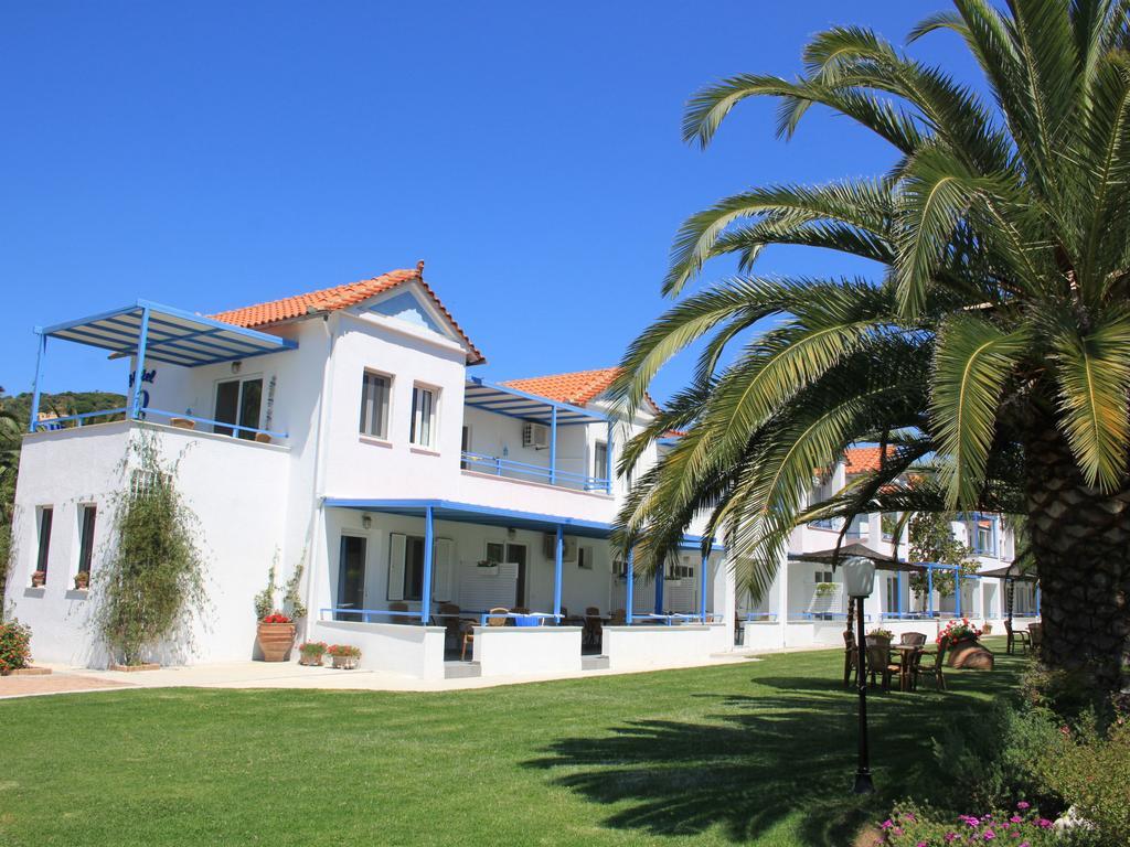 Ostria Aparthotel Ajía Paraszkeví Kültér fotó