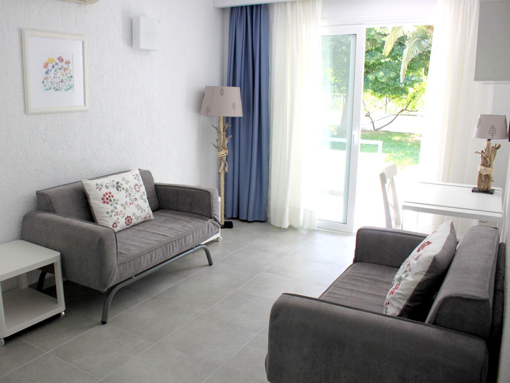Ostria Aparthotel Ajía Paraszkeví Kültér fotó