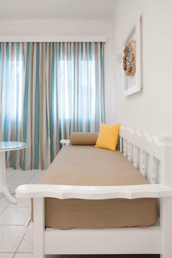 Ostria Aparthotel Ajía Paraszkeví Kültér fotó